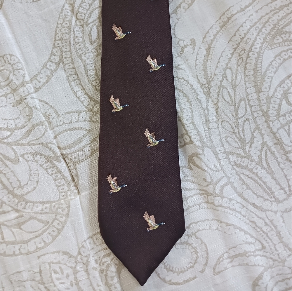 Vintage men's tie with geese